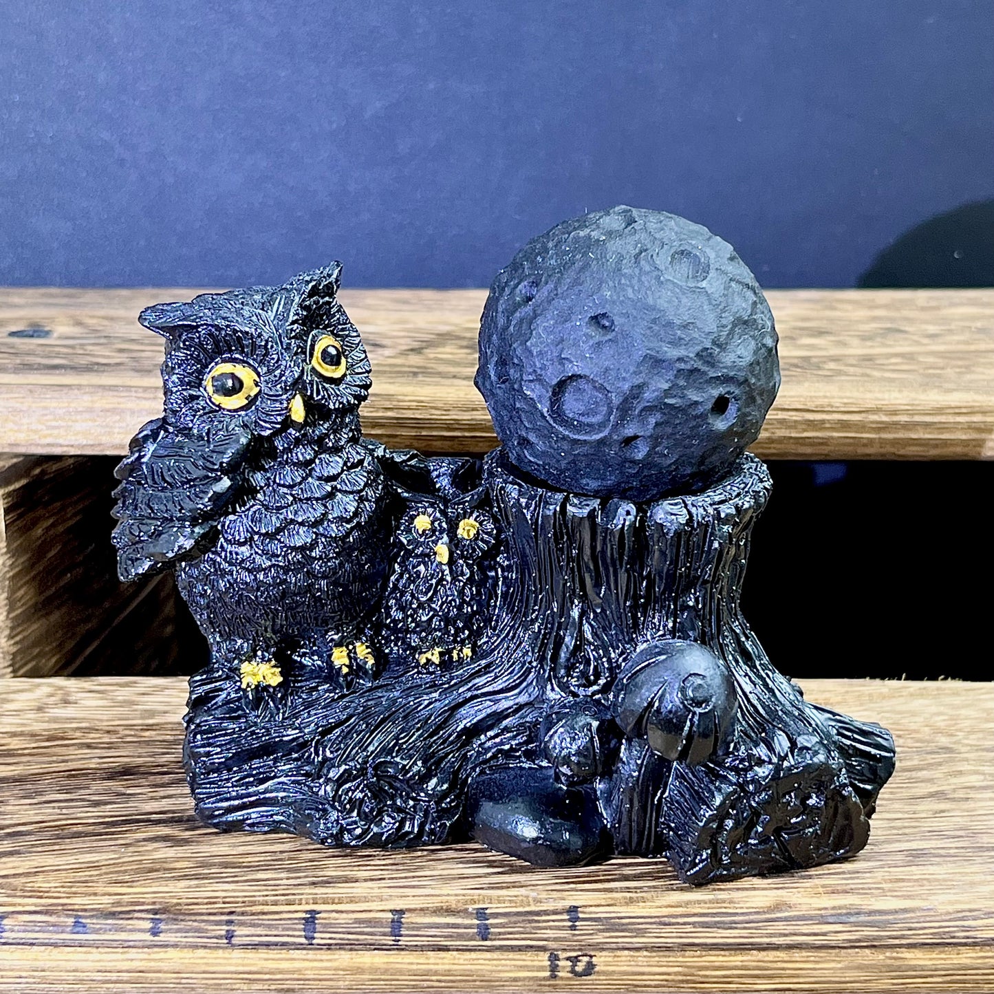 Resin Double Owl Sphere Holder