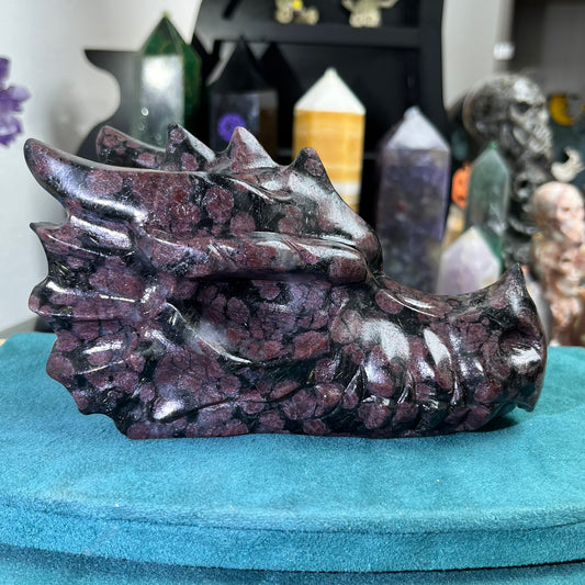 Garnet dragon head