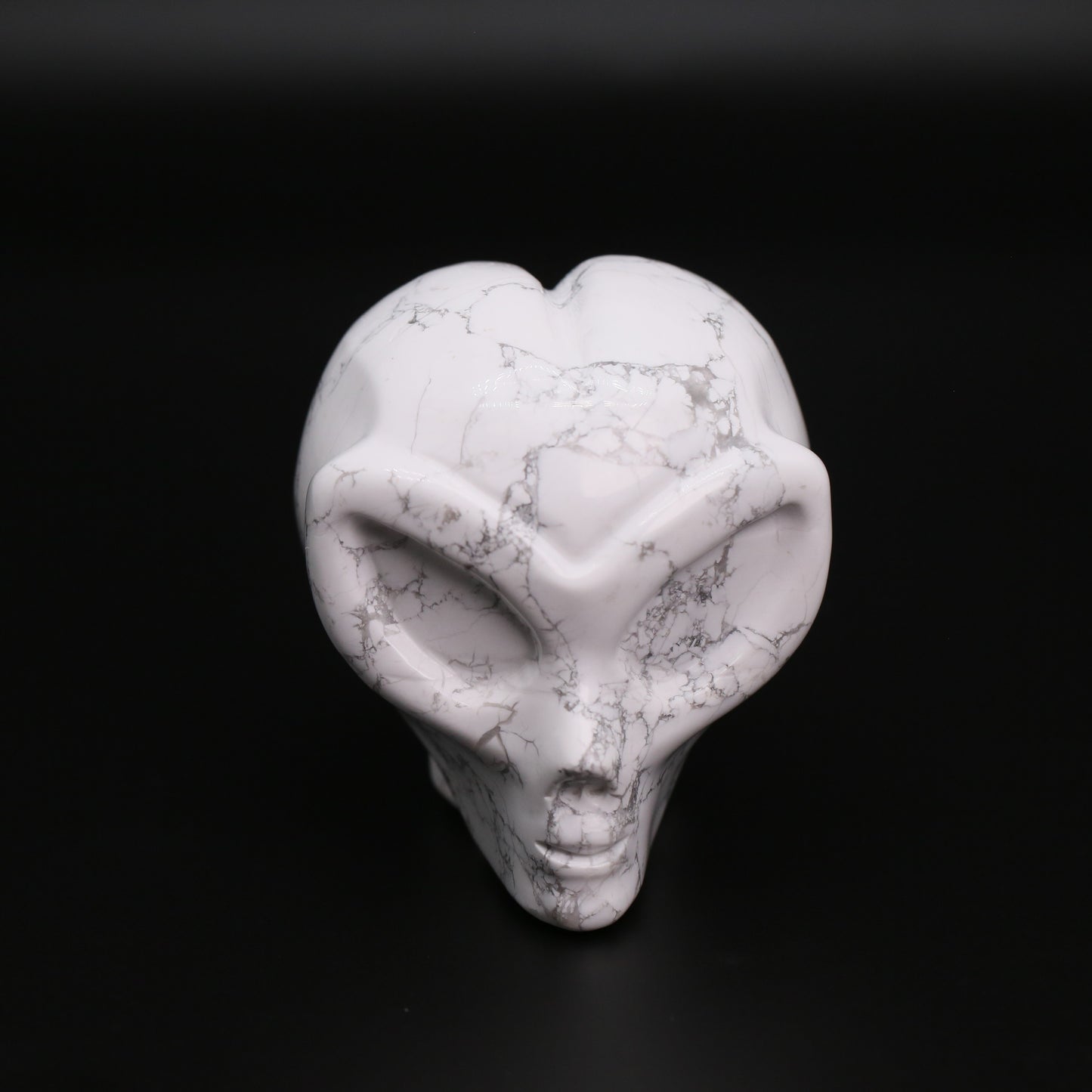 Howlite alien head