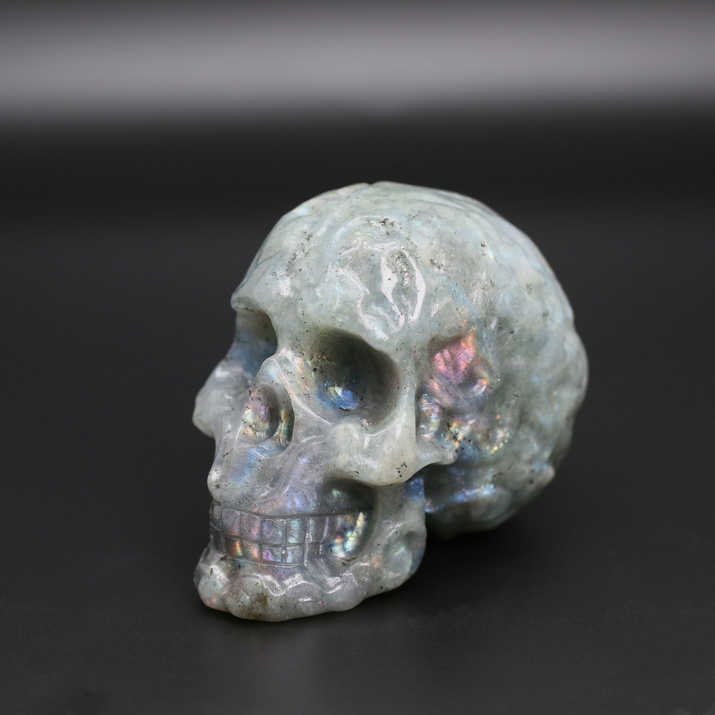 Labrodorite skull with patterns