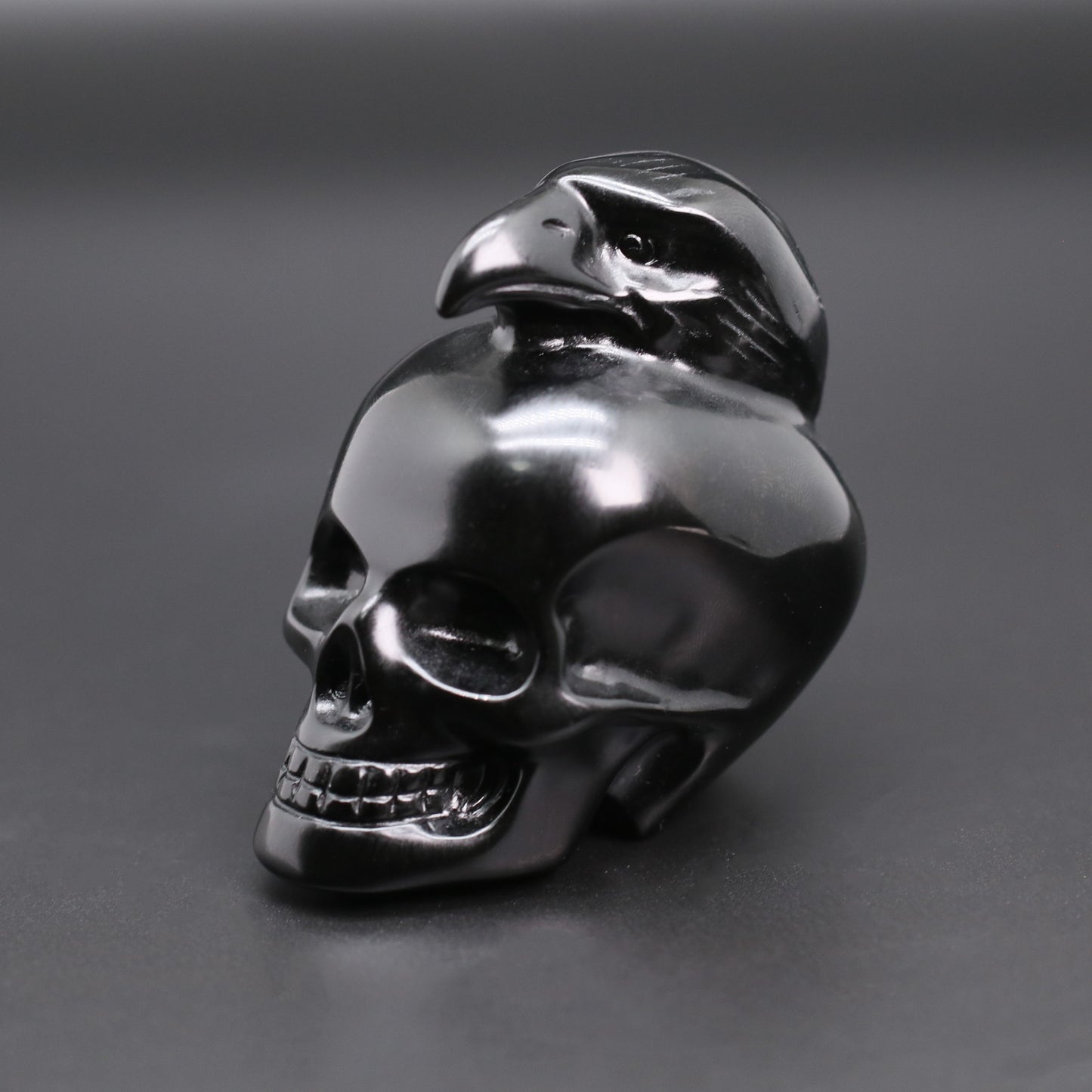 Obsidian skull with eagle