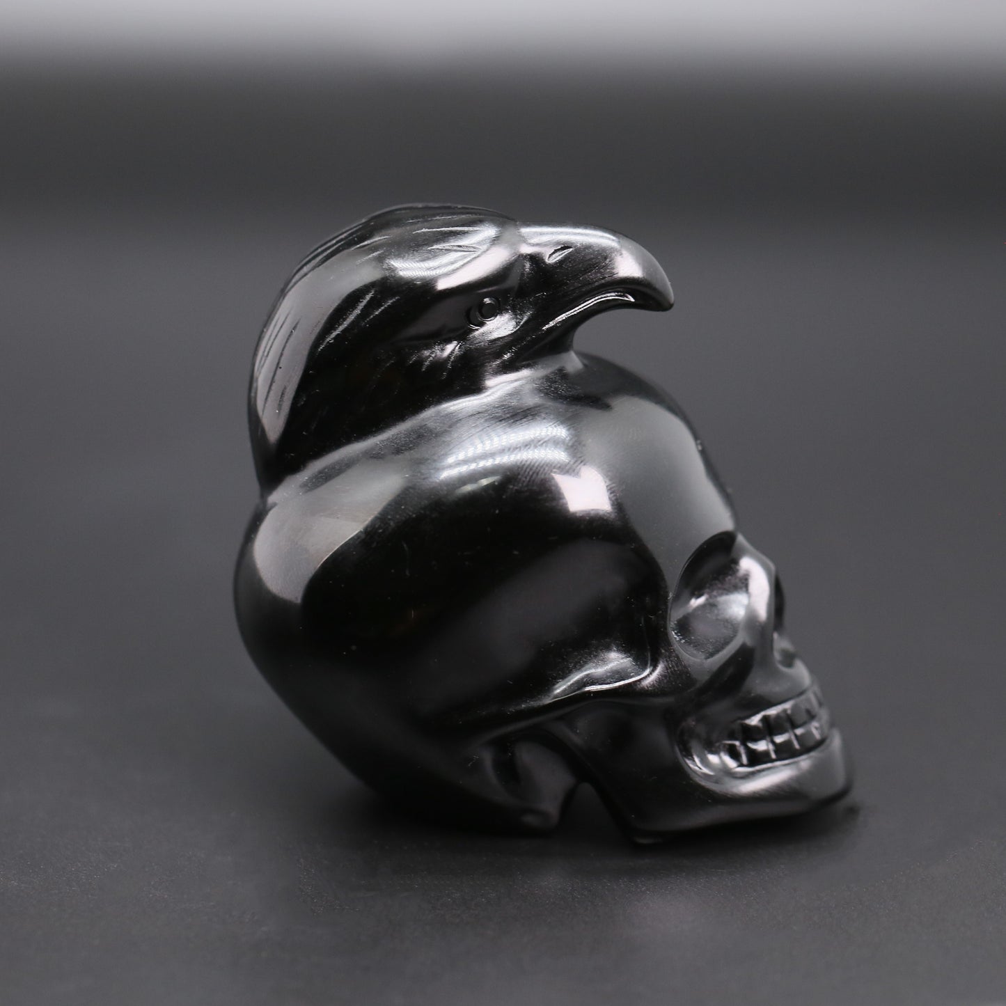 Obsidian skull with eagle