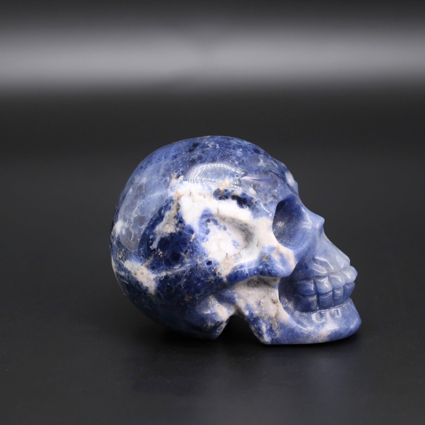 Sodalite skull