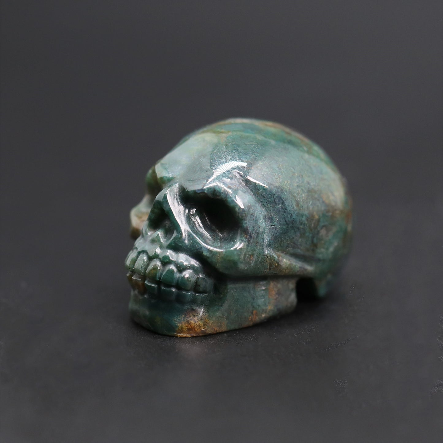 Moss agate small skull